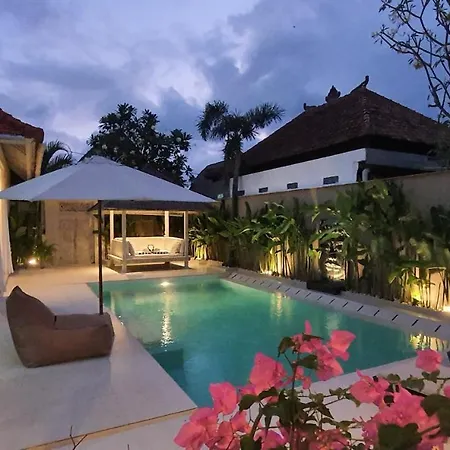 La Dolce Villa Seminyak  Exterior photo